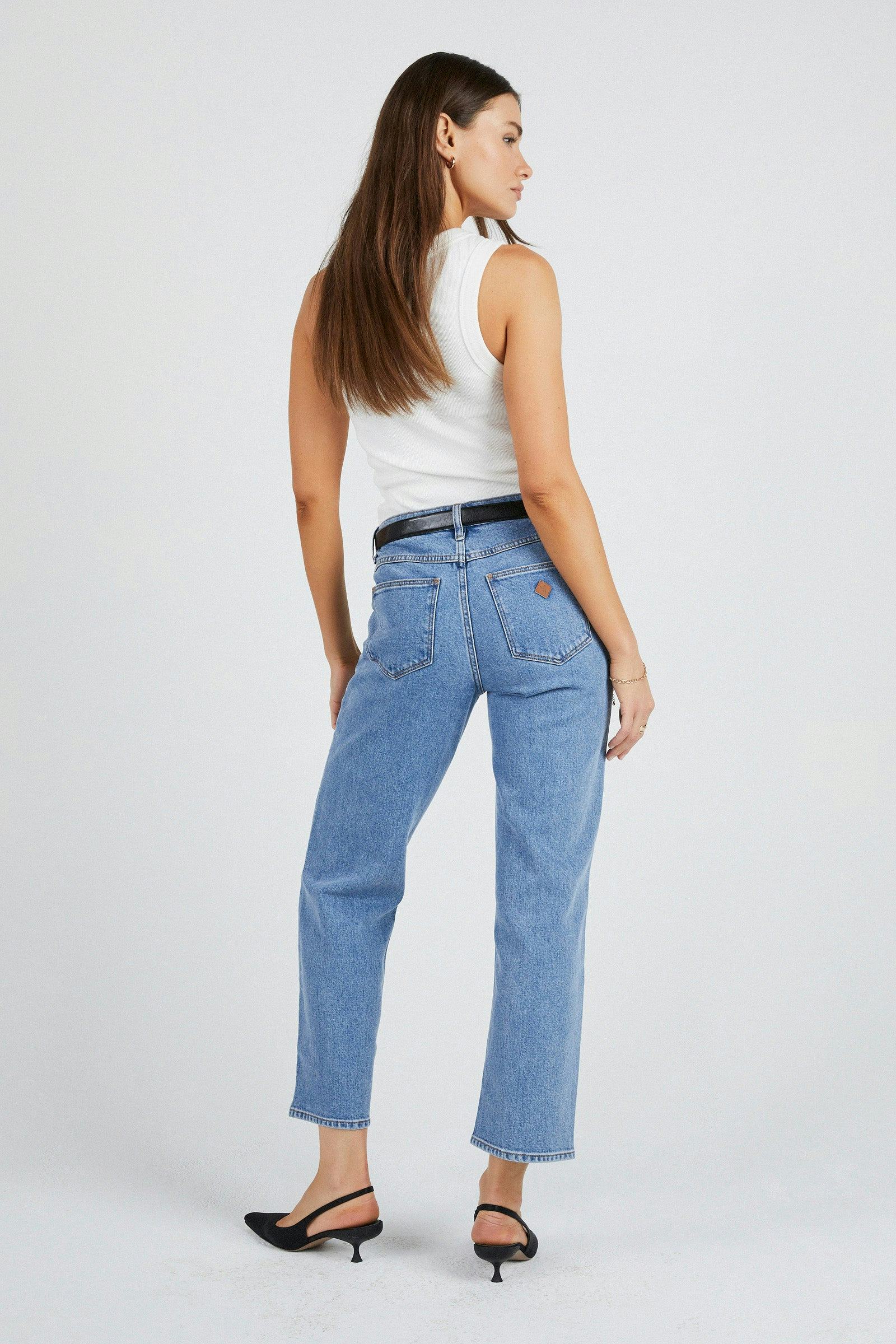 Buy 95 Mid Straight Crop Grete Recycled Online | Abrand Jeans