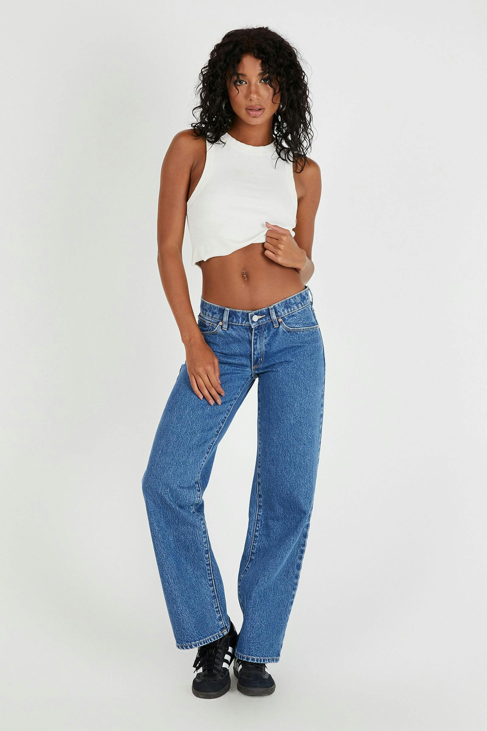 A 99 Low & Wide Chantell Organic| Abrand Jeans